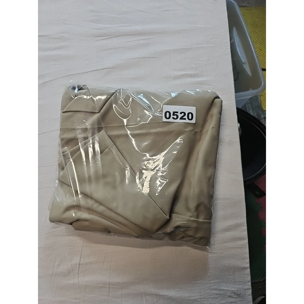 Izod Golf Shorts Mens 34 Sport flex Strait Fit Beige NWT